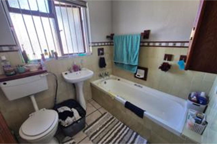 3 Bedroom Property for Sale in Dana Bay Western Cape